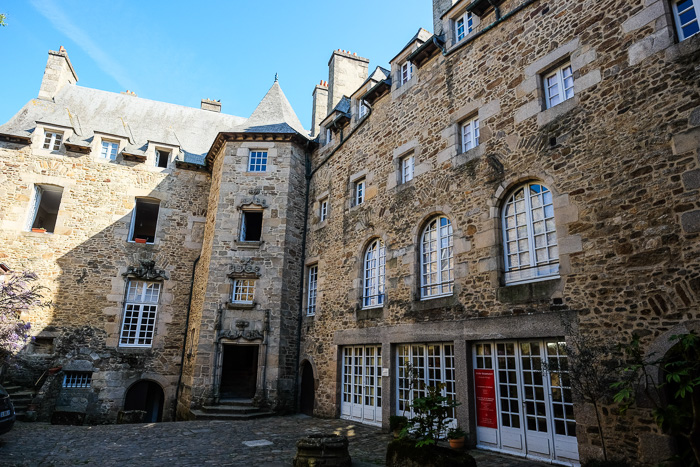 dinan