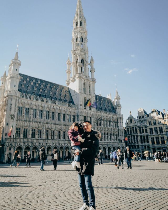 Si vous avez suivi nos stories, vous avez un petit aperçu de notre week-end de 3 jours sur Bruxelles. On a été chanceux de découvrir la capitale belge par beau temps, même si le vent était très très frais !! 🥶 

Avant de vous en dire plus sur notre séjour, qui fera d’ailleurs l’objet d’un article, le partage de ce petit séjour vous laisse quelle impression de Bruxelles ? 🧐

#belgique #belguim #brussels #bruxelles #belge #famille